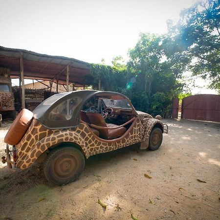 Boukot Ouolof La Case Girafe Bed & Breakfast エクステリア 写真
